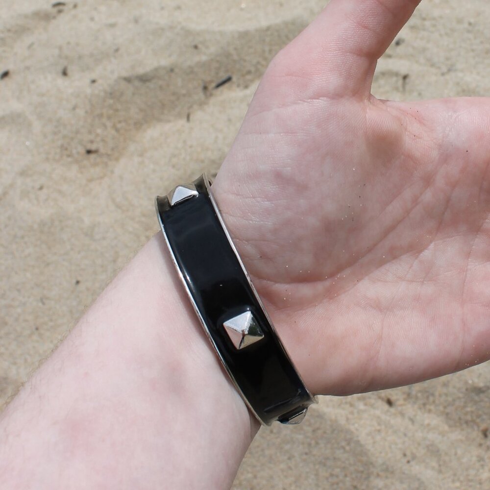 80s Vintage Silver/Black Metal Stud Bangle Bracelet - Picture 1 of 6